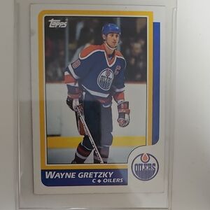 Topps Wayne Gretzky Hockey Card - Blue/Orange/White/Yellow